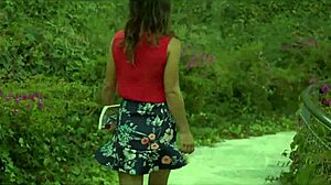 Latin csaj csábít nyilvános fanszőrzettel és óriás farkas akcióval!