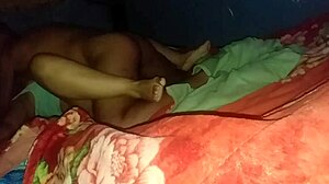 Me tiene loco el enorme culo de mi hermanastra y me la follo bien rico