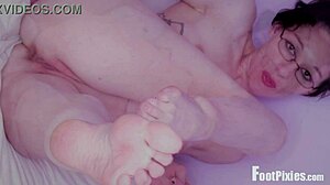 Sylvia leg show slides