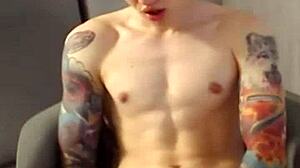 i'm jerkin off for chatroubate as hot twink