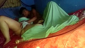 Me tiene loco el enorme culo de mi hermanastra y me la follo bien rico