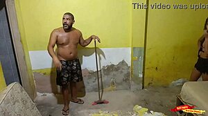 Seduzir O Pedreiro Que Meu Marido Contratou Para Fazer A Obra Aqui De Casa Até Ele Me Comer