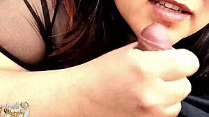 pareja caliente fue atrapada en el balcón frente a los vecinos