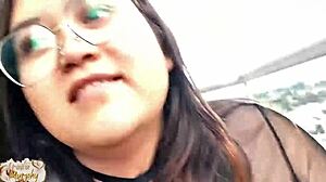 pareja caliente fue atrapada en el balcón frente a los vecinos