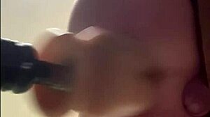 Alikat2 and the oak chair