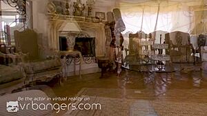 Hey, this curvy babe offers her pussy in VR for your stuff! 😜