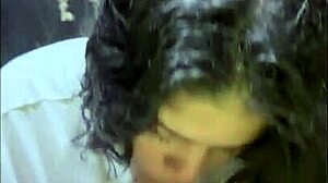 18 a�os hermosa universitaria amateur me paga con cogida