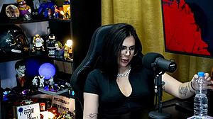 yo, ruan showed his dick to lary cubas... did she like the size? small or big? 😏