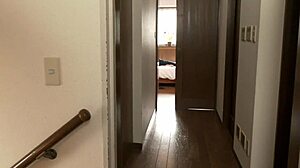 美丽日本岳母偷偷手淫，要加入吗？😏