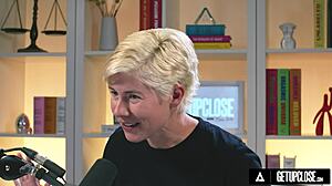 Attractive Gal Ritchie Solo Masturbation Orgasm Close-Up