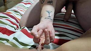 เลียรัสซ่าจนน้ำแตกแรงในปากระหว่างเซ็กซ์เครื่องป่าเถื่อน