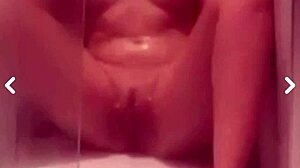 Naughty Nymph Shaves Pussy In Bath
