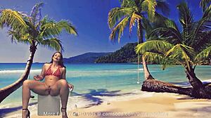 Curvy amateur masturbates with glass dildo on webcam.