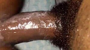 Follada dura en posición cara abajo