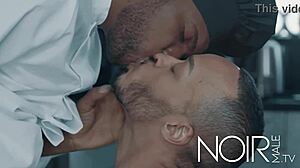 První anál anální foukání jako dárek pro mého kuchaře