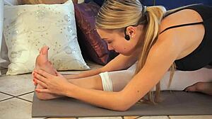 Flexibility stretches for cheerleaders!