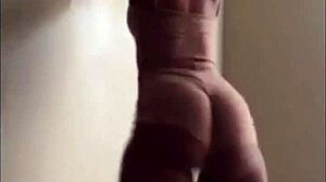Sexy IG models twerking that big ass 😍