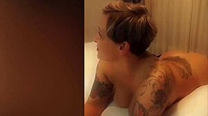 Tesão: Discover Milf With Big Tits And Ass For Blowjob