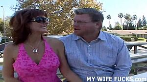 여주인님 노예 큰 검정 좆 타기