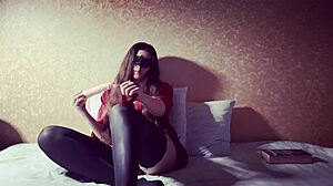 ivypoisonsex gets naughty with ice cream during solo play