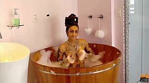 Tattooed Brazilian Amateur Masturbates In Ofuro During Photo Shoot