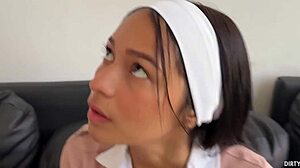 OMG! Stepsister mujhe virginity khone mein help karti hai, phir hum catch ho jaate hain!