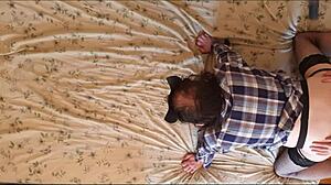 Anastasia kurittaa sissy-poikia kovaa! 😈