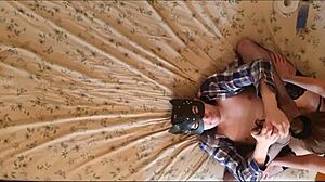 Anastasia sissyleri strap-on'la sert sikiyor! 😈