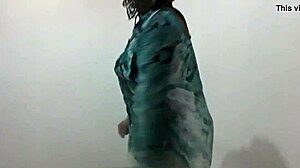 This hot mature latina is dancing so sexily! 💃