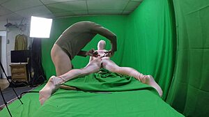 scarlett johnson pink morph left 2