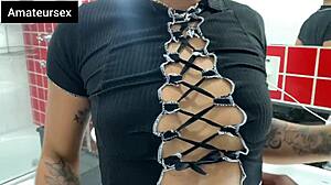 Novinha Safada Tranza Escondido Do Pai E Da M�e Dentro Do Banheiro Com O Negao Dotado