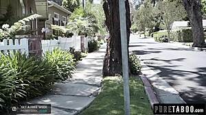 Babe makes up with boyfriend after a fight.