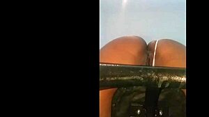 gosto que brinquem com meu cuzinho