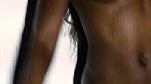 Muscular black panther ana foxxx presenting a sensual striptease