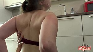 Alice MILF Indulges In Overflowing Libido With Anal Assfucking