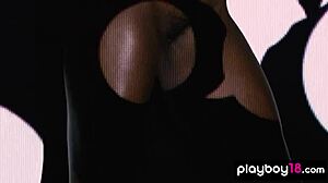 Muscular black panther ana foxxx presenting a sensual striptease