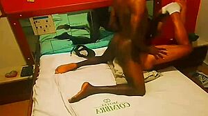 Meu Amigo Africano Conhecendo Minha Pequena Casa