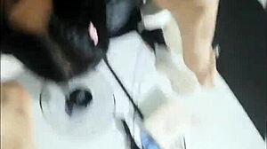 le doy la mejor paja de su vida a m� amigo