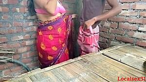 गाँव की बीवी पिंक ब्रा-पैंटी में कड़ा चोदा गया।