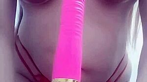 Joven milf mexicana latina sexy mom se masturba con un juguete que le mando un seguidor culo gordo tetas con leche big butt big ass