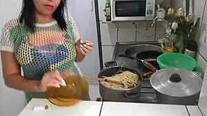 sarah rosa cooks sexy macaroni sensually.