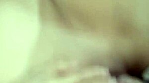 أدخل الغرفة وأجبرها على النيك