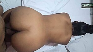 Con sonidos de co�o y culo mojado me deje follar por mi padrastro sin cond�n porque llegue tarde a casa �no quiero que me embaraces por favor tu corrida afuera