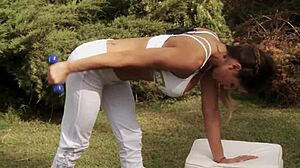 Cinthia Fernandez Arm Exercise Routine