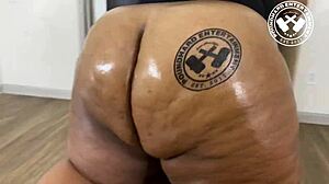 Huge hard firm booty bbw newbie gets interviewed for chubby casting