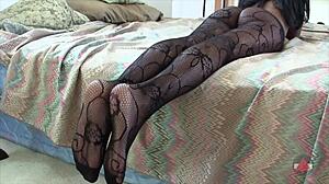 Ebony pantyhose model lets me DRY HUMP and finish inside