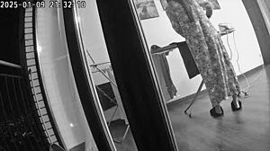 Изменчивая жена трахается с другом пока муж на работе, реал и жёстко!