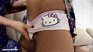 i finger lidia dulce to climax in lesbian sex.