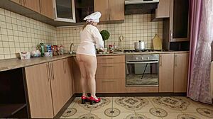 Oxana's kitchen show mixes dumplings with creamy blowjob action