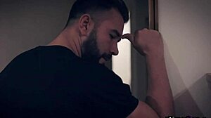 Homeless teen stalks family man who showed her kindness